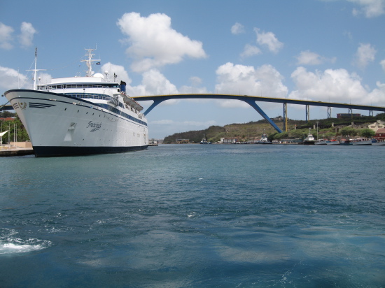 Willemstad's modern bridge